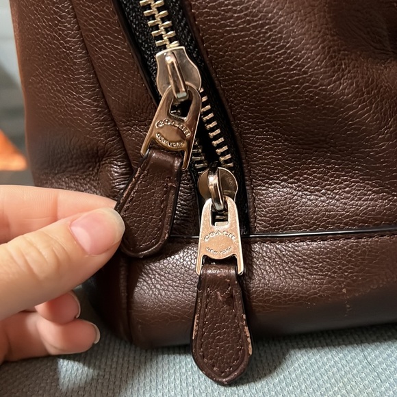 Coach - Picture 4 of 17